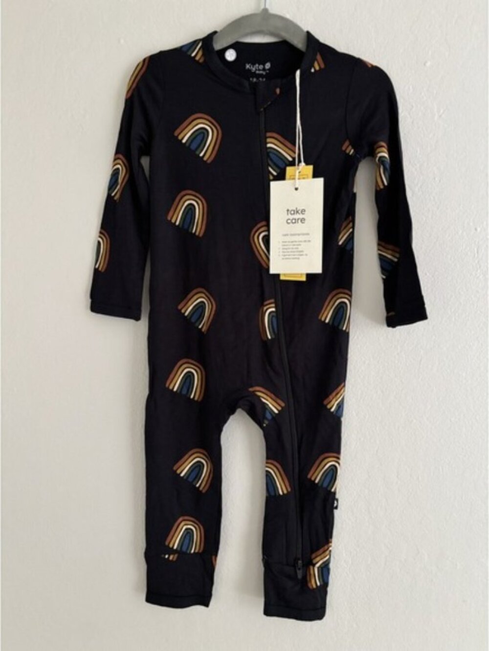 Kyte Baby Zippered Romper  Bamboo Midnight Rainbow Neutral 18-24 mths NWT
